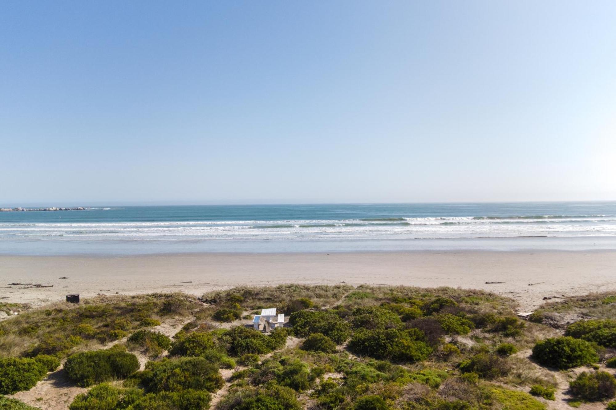 Over The Moon Paternoster Exterior foto